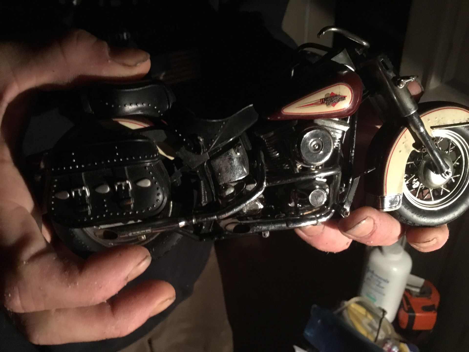 The heritage soft tail franklin mint Harley Davidson motel 1-10 metal