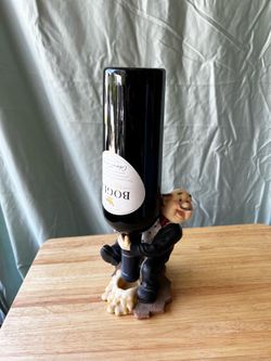 Wine bottle holder
