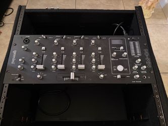 DJ Rack case with Mixer & Amp