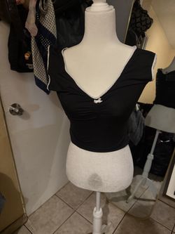 Black shirt size Med