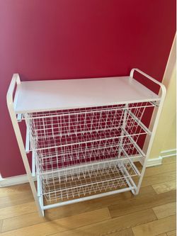 Fruit Basket/ cloth basket/ shoe basket. Perfect for your kitchen or your closet. In￼ great condition pick up Pasadena.