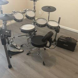 Simmons SD1250 Electric Drum Set W/extras