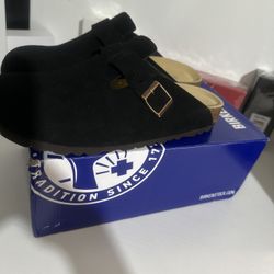 Black Birkenstock Clogs Size (8.5)