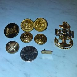 Vintage U.S. Military Insignia & Button Collection