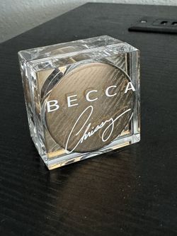 Becca x Chrissy Confectionary Glow Powder 