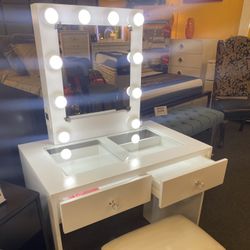 White Makeup Vanity w/Lights and USB and Stool