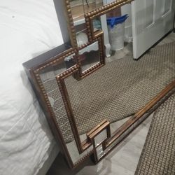 Georgeous Mirror.... Exellent Quality. Very Heavy