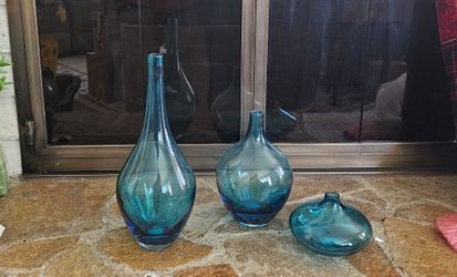 Teal Glass Decorative Vase - Elegant Home Accents