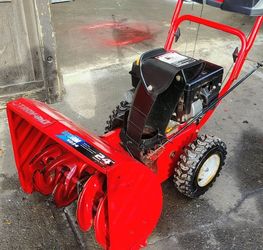 Excellent Condition! Troy-Bilt Storm 24" Inch Self-Propelled Snowblower!