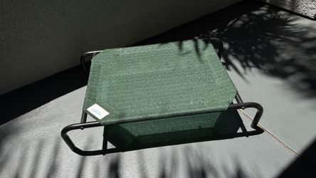 Outdoor dog bed
