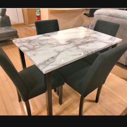 *Floor Model Special!!!*---Tedd Black Dining Table Sets W/4 Chairs---Delivery And Store Pickup Available!!!🤭