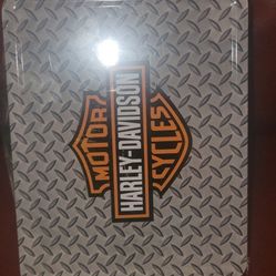 limited edition collector's tin of Old Fashioned Hard Candy Mix from Davidson Diamond. 
Net Weight: 8 oz (227g)
Serving size: 3 pieces (16g), 14 servi