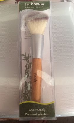 Brand new I on beauty powder brush