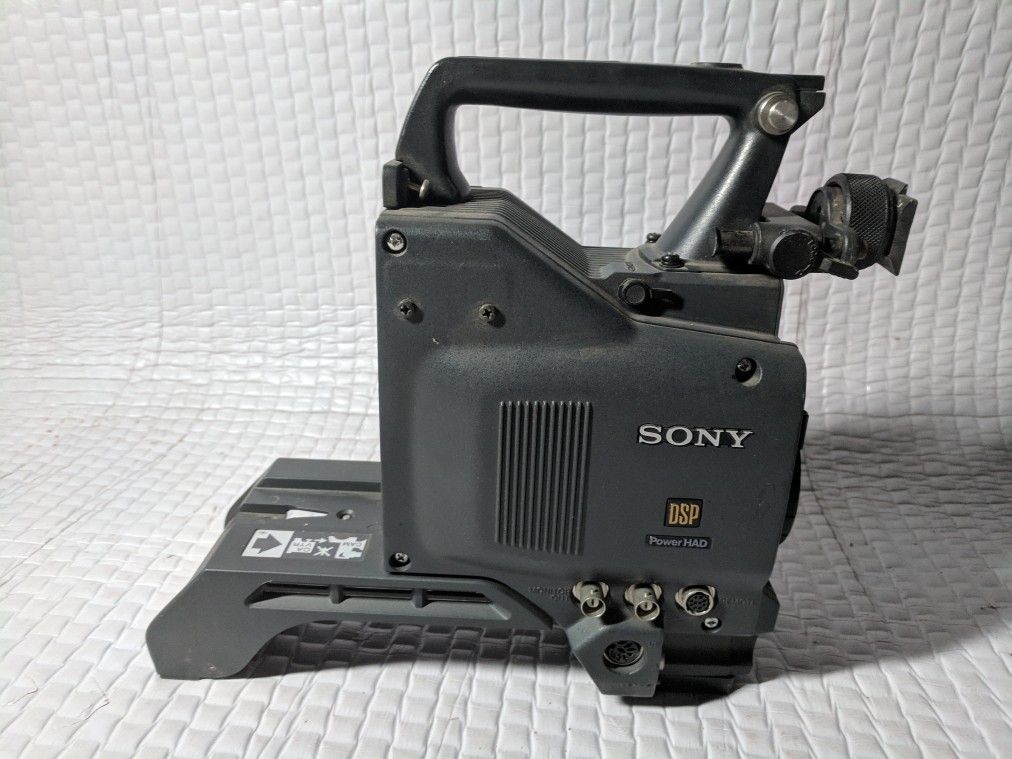 Sony DXC-D35 digital video camera DSP Power HAD