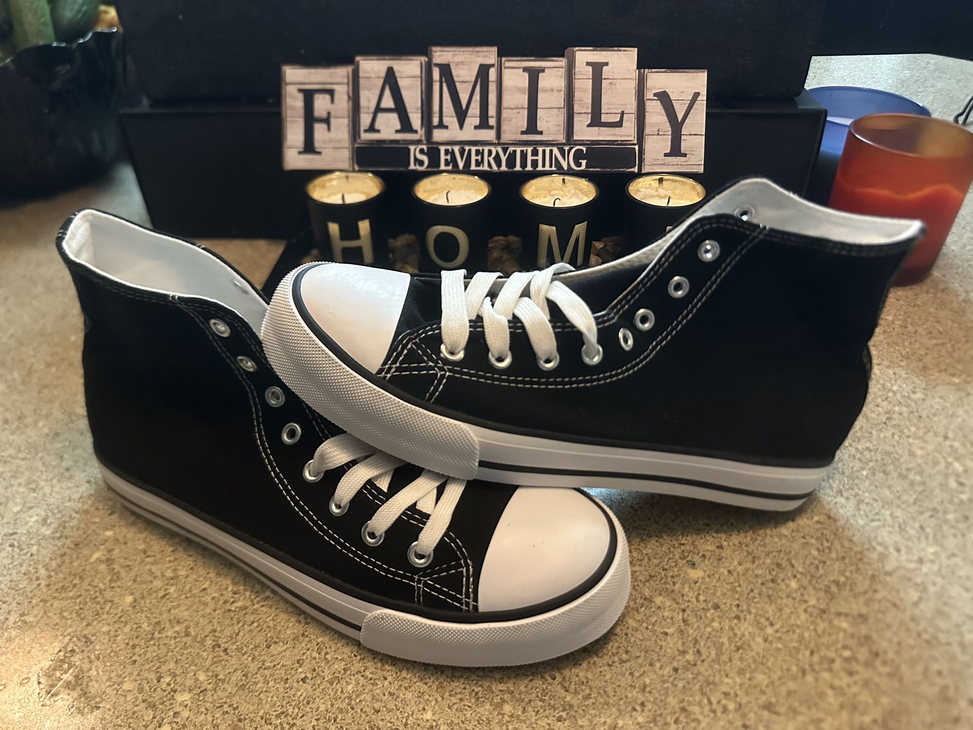Black Chuck Taylor 8