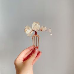 Elegant Gold Magnolia Hair Comb with Faux Pearls – Vintage Style Floral Hairpin