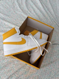 Nikes size 9