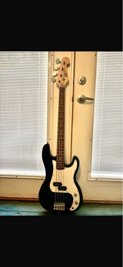 BC 4-String Electric Bass Guitar