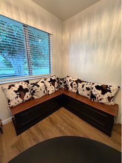 Corner seating and storage bench