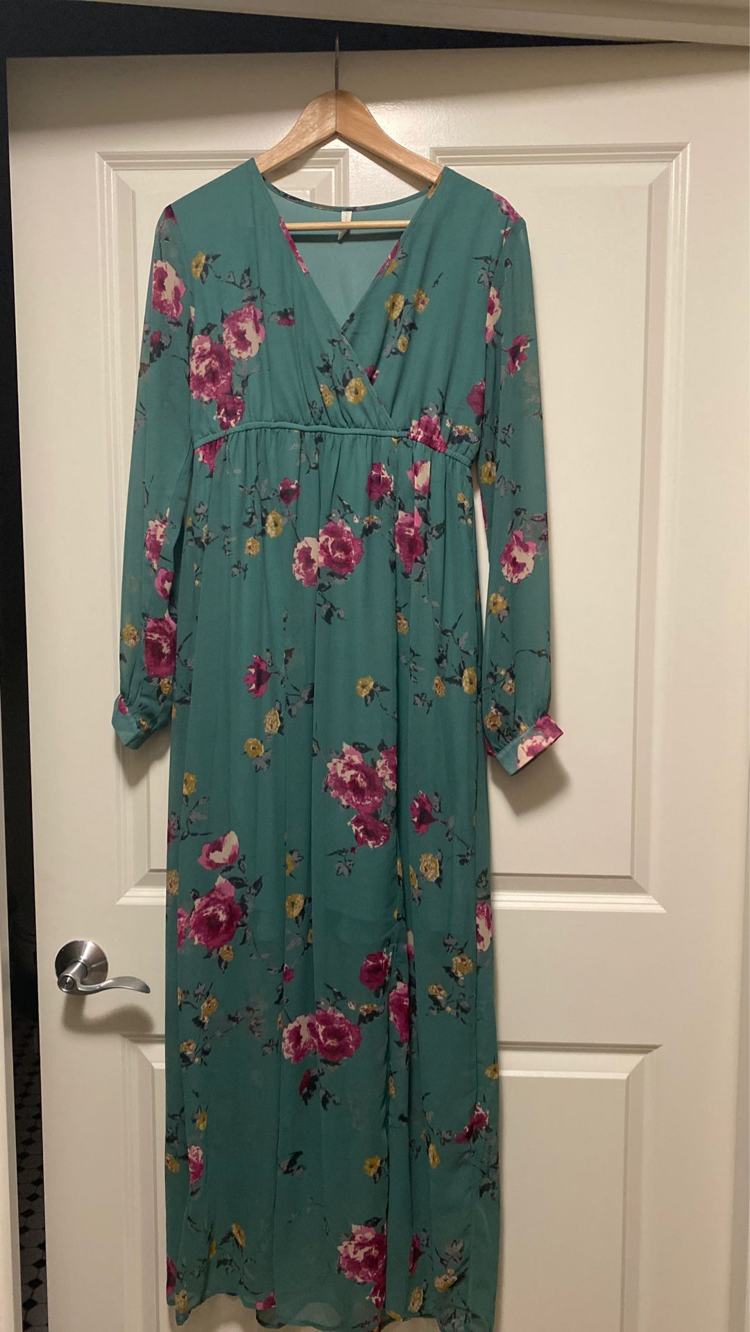 Pink blush maternity dress size small