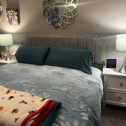 Lighted queen size bed frame