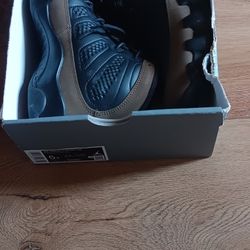 Jordan 9 Retro Olive GS size 5(youth)