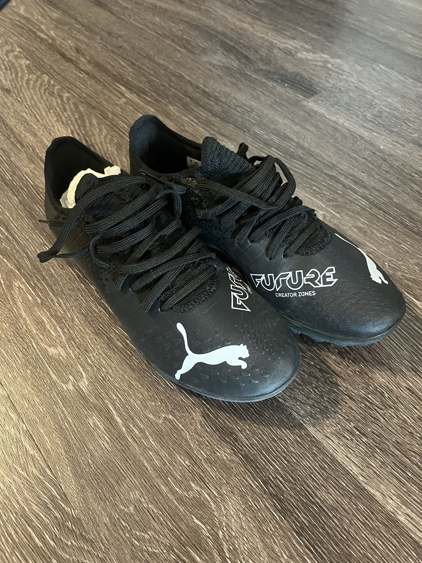 Black Puma Indoor Soccer Shoes - Men Size 8