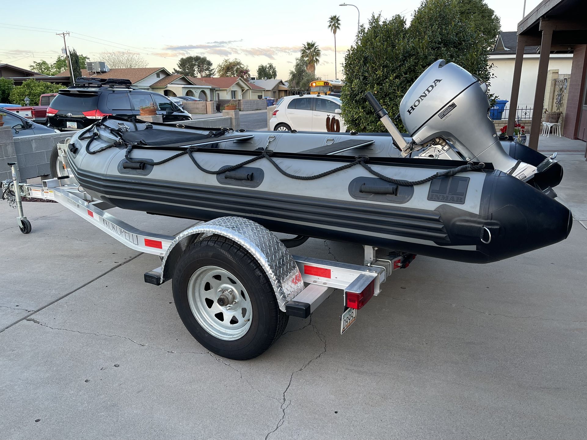 INFLATABLE DINGHY BOAT 