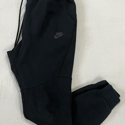 Nike Men’s Tech Fleece