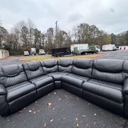 La-Z-Boy Leather Sectional ( Delivery Available ) 
