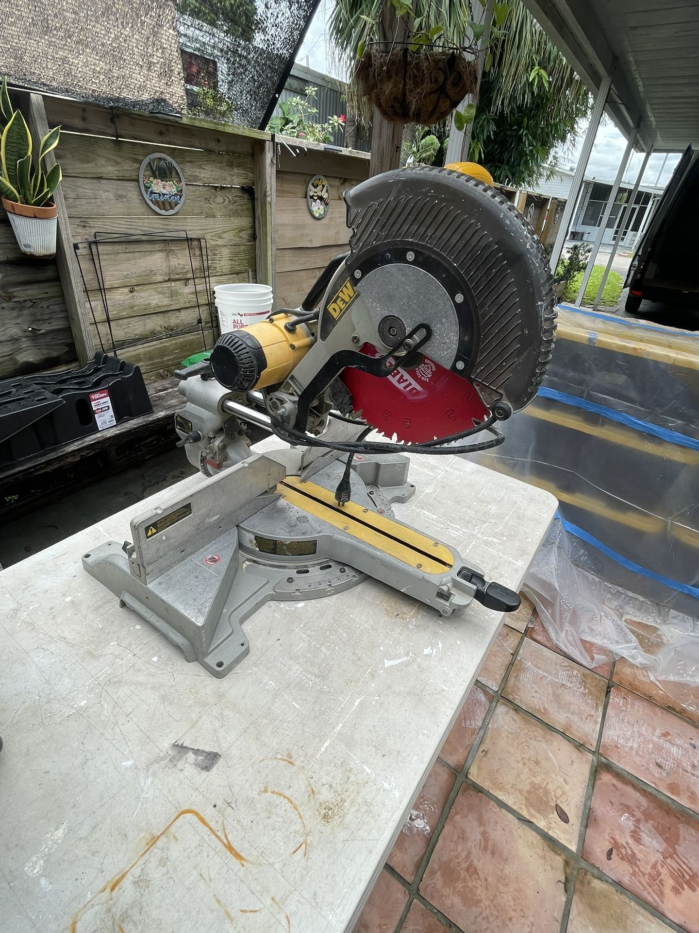 Dewalt Compound Double Bevel Miter Saw