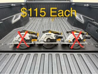 NEW DEWALT 20V MAX Cordless Brushless 6-1/2 in. Sidewinder Style Circular Saw (Tool Only) **1 Available, FIRM PRICE**