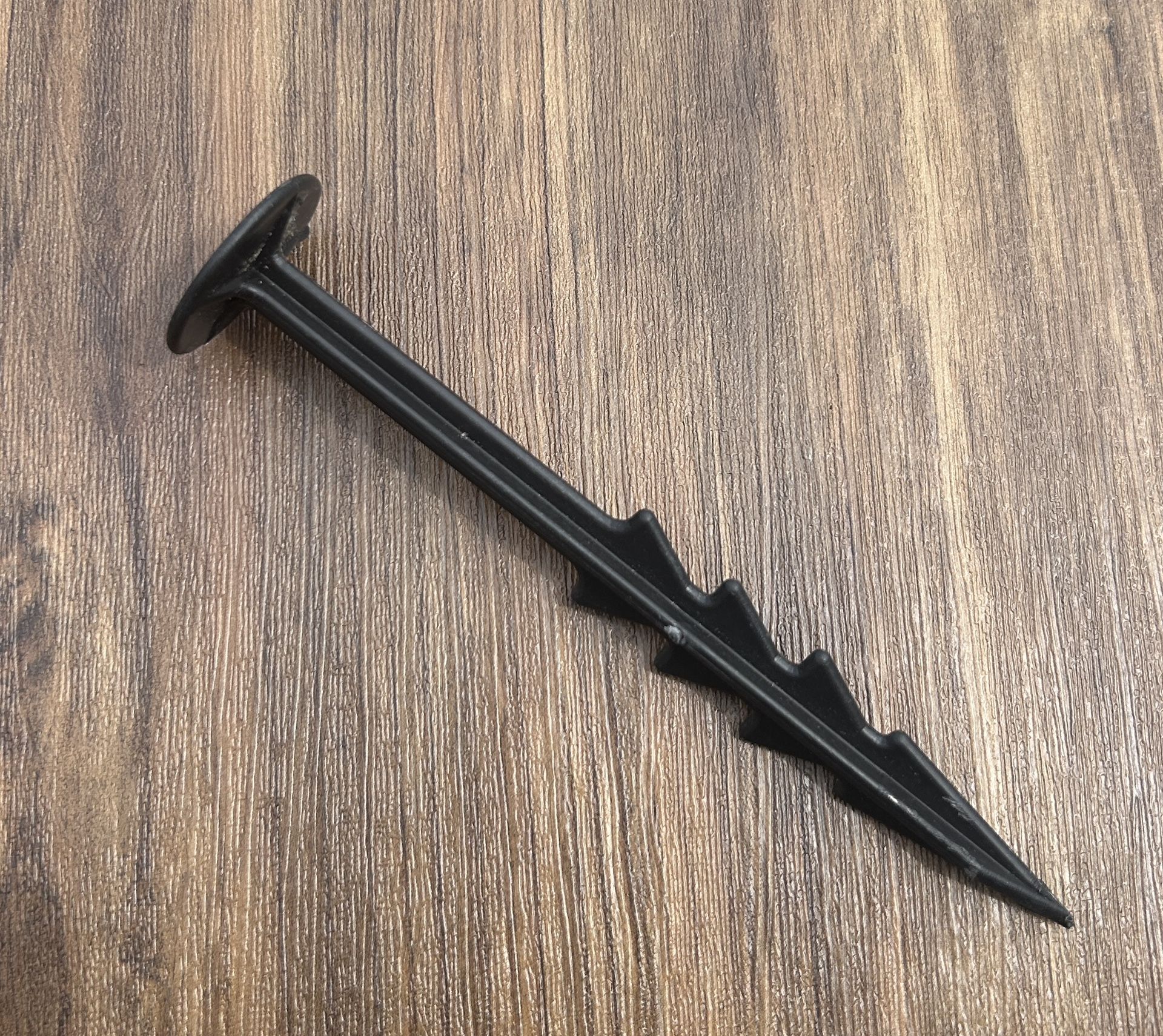 100 Black Plastic Large Easy Push In Ground Pegs