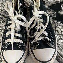 Converse Shoes  Size 2 Youth Boy/Girl 