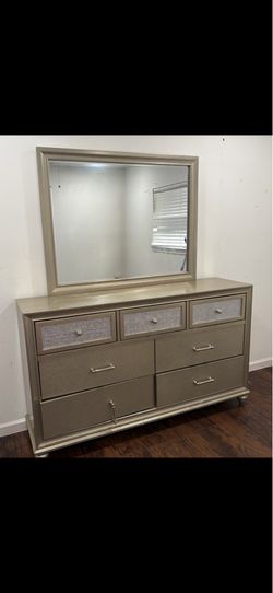 Big sale table and bed frame and living’s room seats