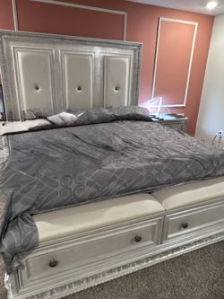 King Bed 7 Pc Set Plus Mattress 