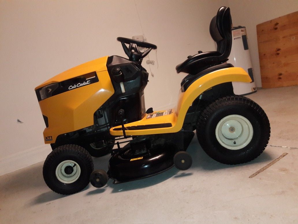 2017 club Cadet for Sale in Tampa, FL - OfferUp