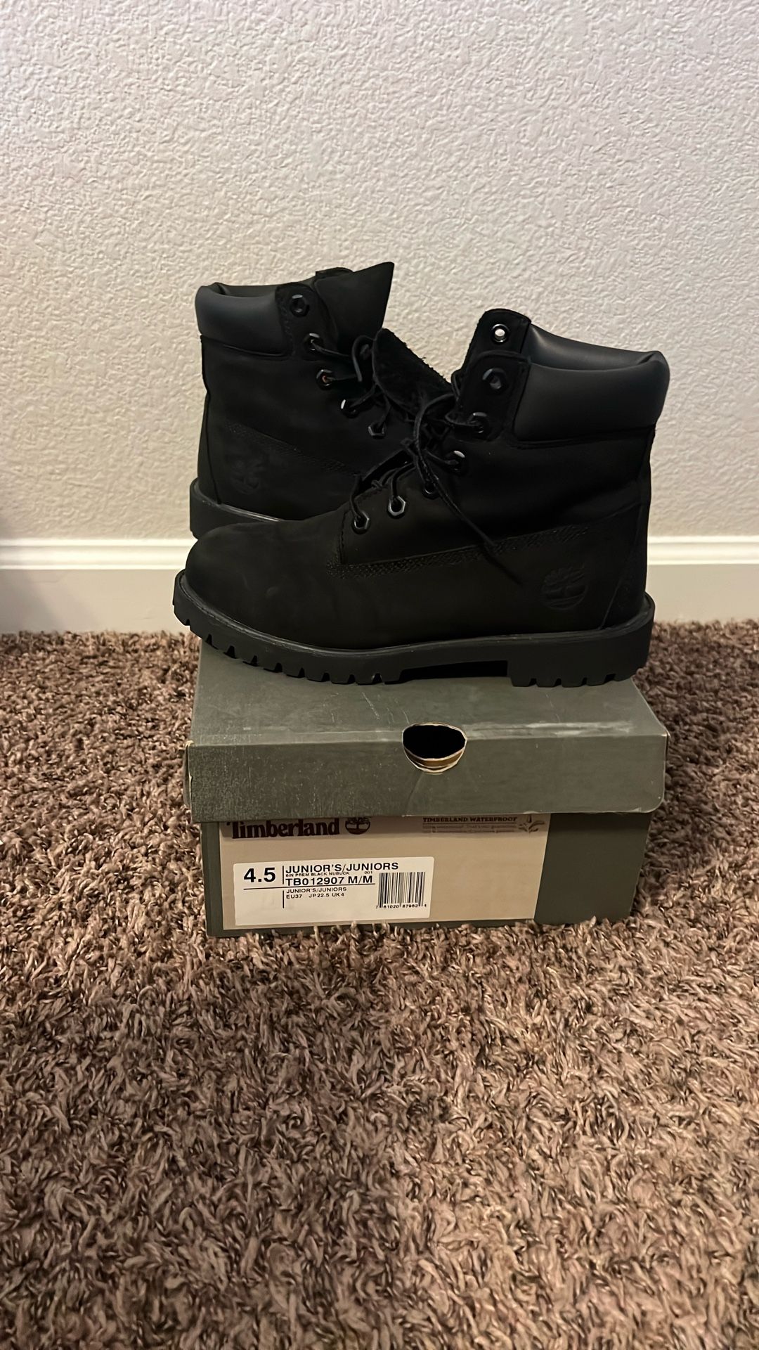 Black Timberlands 4.5Y