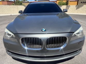 2011 BMW 750LI *SUPER LOW MILES*