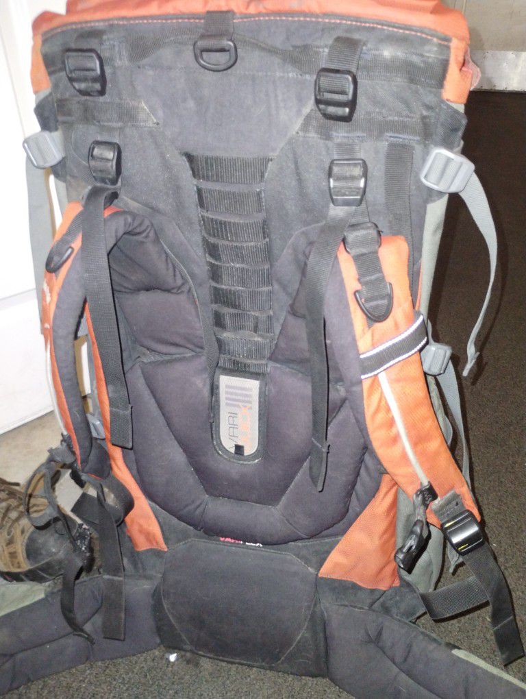 Mountain Hardware backpacking90+10 (100 liters)