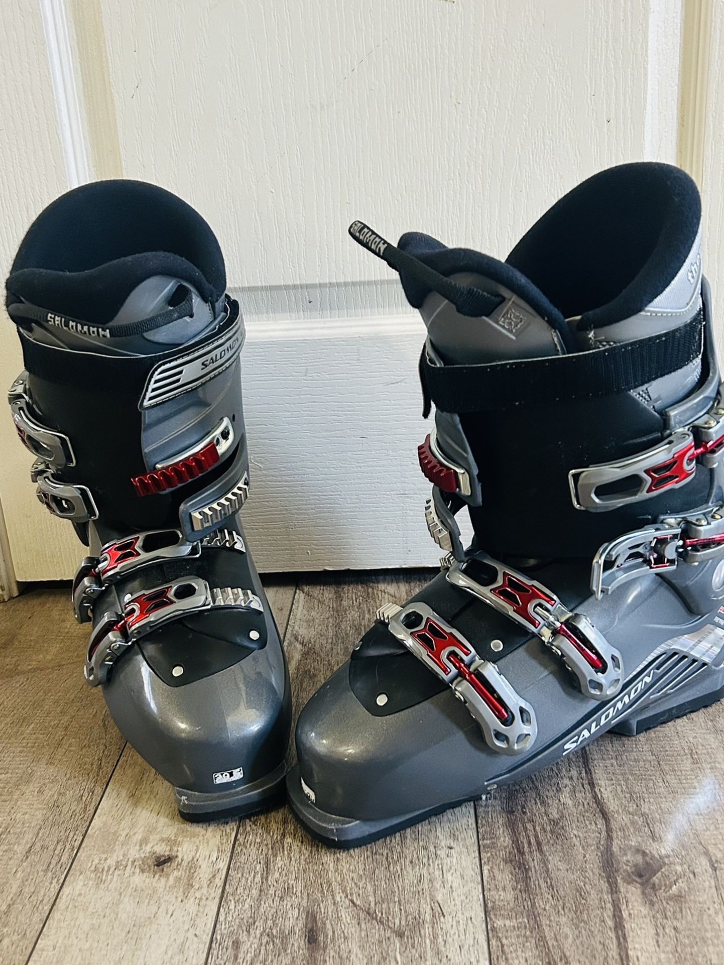 SALOMON SKI BOOTS SIZE 29.5