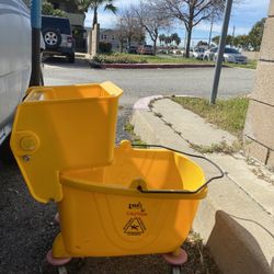 Lavex Mop Bucket With Wringer 