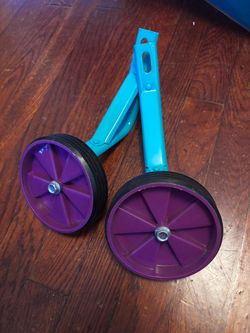 Bicycle training wheels
