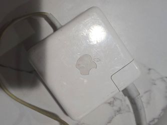 MacBook 65W Charger
