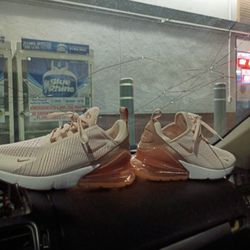 WOMEN'S NIKE AIR 27C....SIZE 8.5