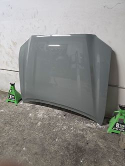 Tacoma  hood w scoop oem 2016 2023