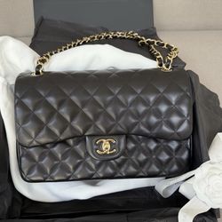 Chanel Flap Bag Lambskin Gold Hardware