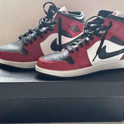 Jordan 1 Mid Chicago Toe 