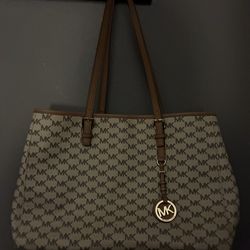 Quinn Large Signature Logo and Leather Tote Bag