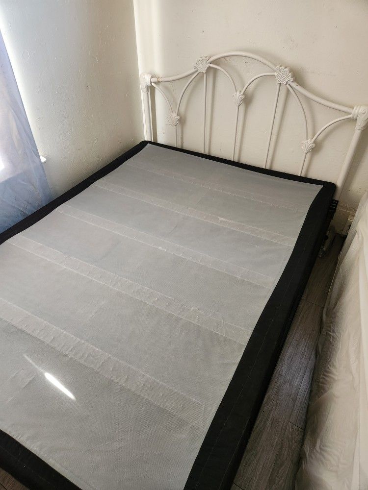 Metal Full Size Bed Frame With Mattress
